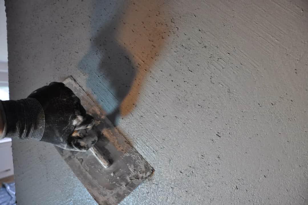 Jak zrobić beton dekoracyjny? Kompletny przewodnik DIY.